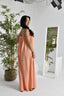 Combinaison en lin de couleur corail.