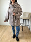 Manteau avec écharpe taupe