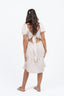 Robe beige clair à carreaux blancs