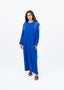 Abaya bleu électrique avec incrustations aux épaules.