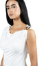 Top blanc à manche asymétrique avec détail à l'épaule