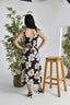 Robe longue imprimée avec fond noir.